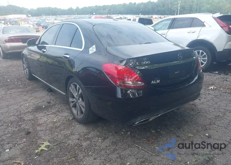 2018 Mercedes-Benz C 300 из США, поврежденный, VIN 55SWF4JB2JU248820